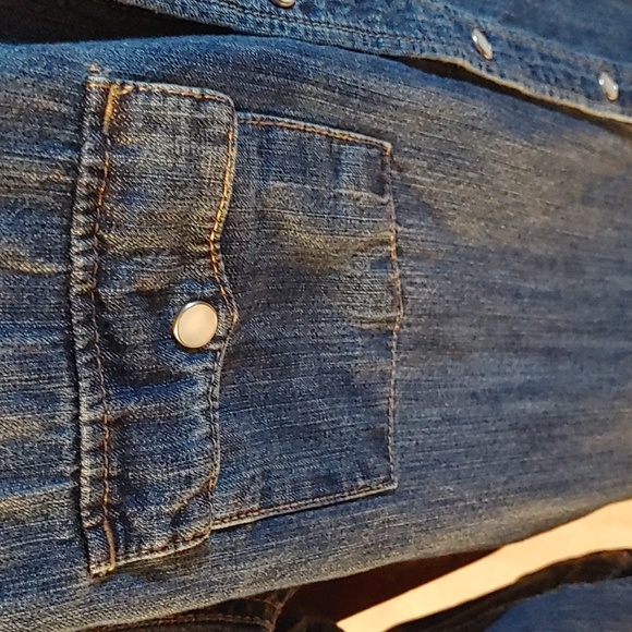 🇨🇦 Boy's Youth Levi's Pearl Snap Button Down Denim Shirt - Picture 3 of 9